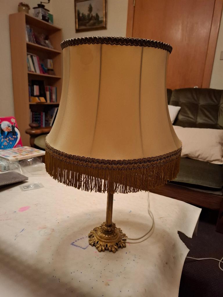 Lampe de table avec pied en métal doré., Enlèvement ou Envoi