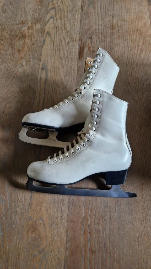 Patins (taille 39), Sports & Fitness, Patinage, Enlèvement ou Envoi, Utilisé, Patinage artistique