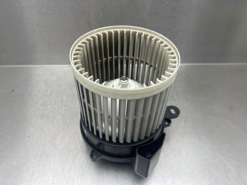 KACHEL VENTILATORMOTOR Suzuki Celerio (LF) (01-2014/-), Gebruikt, Suzuki