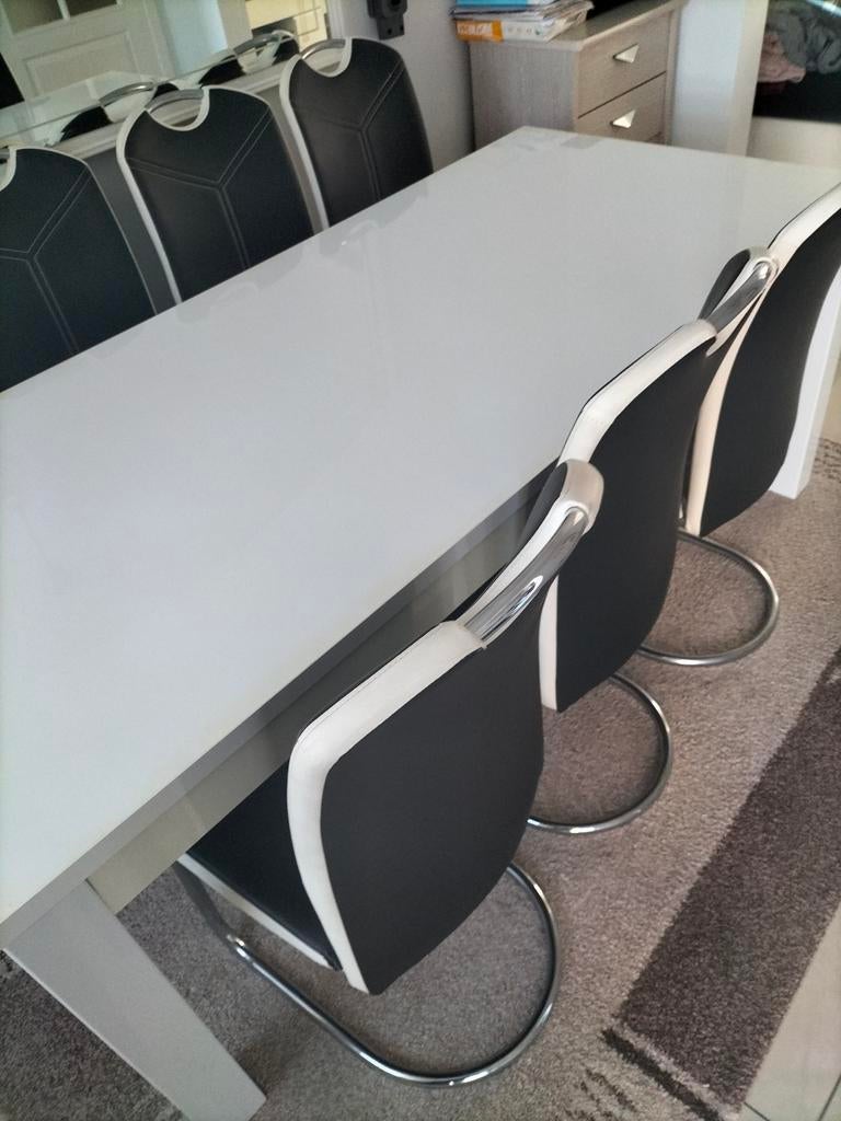 Eettafel met 6 stoelen en grote spiegel, Ophalen, 4 tot 6 stoelen