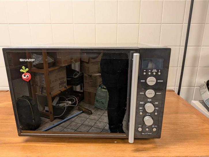Sharp grote warmtegrill met gecombineerde oven en magnetronv, Elektronische apparatuur, Microgolfovens, Oven, Ophalen
