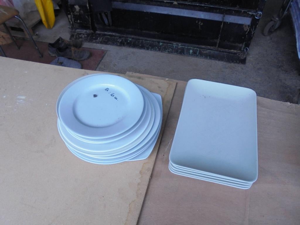 ASSIETTES BLANCHES, Maison & Meubles, Assiettes(s), Poterie, Enlèvement, Utilisé