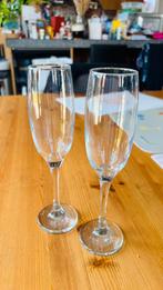Champagneglazen, Ophalen, Zo goed als nieuw