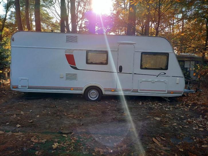 Bürstner Premio 530 TK, Caravans en Kamperen, Caravans, Particulier, tot en met 5, 1250 - 1500 kg, Treinzit, Bürstner, Omvormbare zithoek