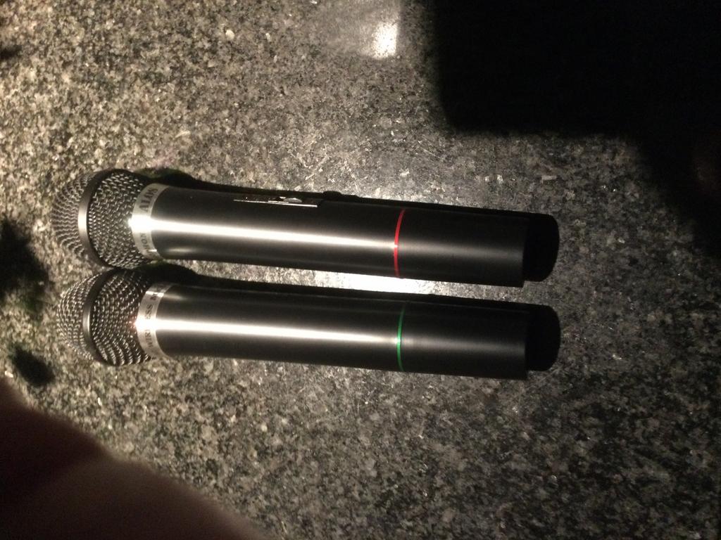 2 microphones sans fil, Enlèvement ou Envoi, Neuf