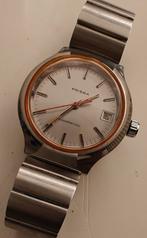 Montre vintage, Acier