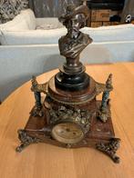 Ancienne pendule de cheminée en bronze doré et marbre, Enlèvement