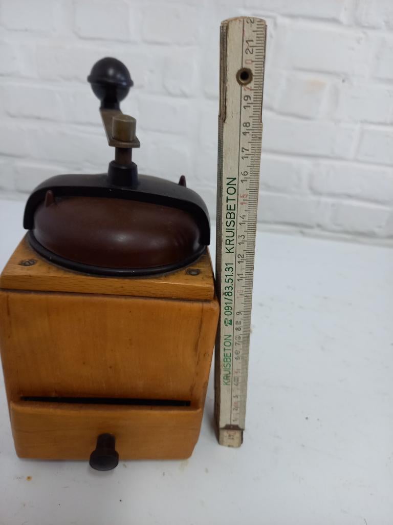 Oude koffiemolen, Antiek en Kunst, Ophalen