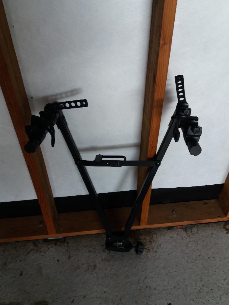 Porte vélo pliable (2 vélos), montage sur attache remorque., Enlèvement, 2 vélos, Comme neuf, Support d'attelage