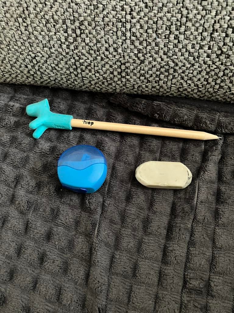 Schrijfset scherper met opvangbakje , potlood en gom, Diversen, Schrijfwaren, Ophalen of Verzenden, Gebruikt