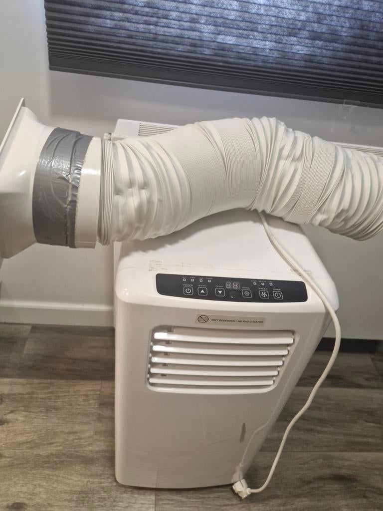 Mobiele airco met afstandsbediening en slang., Ophalen, Mobiele airco, Afstandsbediening