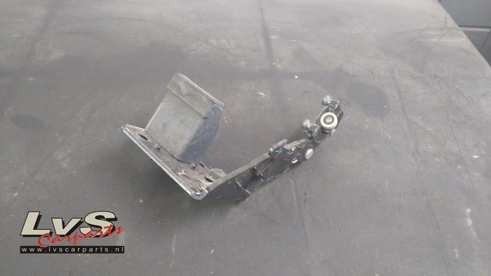 Roulette porte coulissante gauche d'un Renault Master, Autos : Pièces & Accessoires, Renault, -, 3 mois de garantie, Utilisé