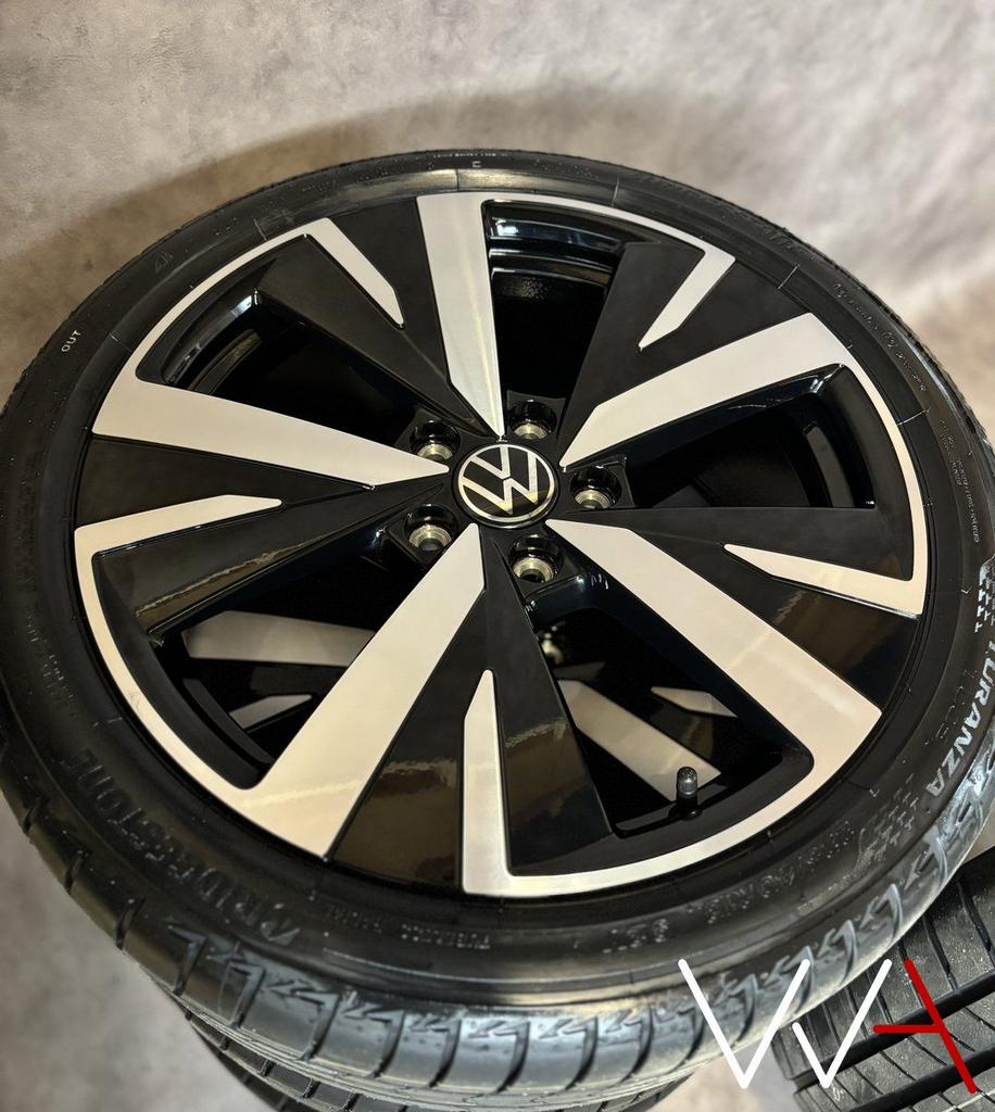 18'' Volkswagen Golf 8 GTE ''Catania'' velgen NIEUW BTW, 18 inch, -, -, Banden en Velgen