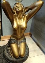 Bijzettafel verguld beeld met glas te koop., Ophalen, Gebruikt, Glas