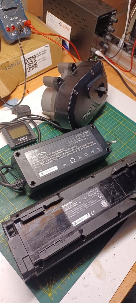 Shimano accu,oplader display, Ophalen, Zo goed als nieuw