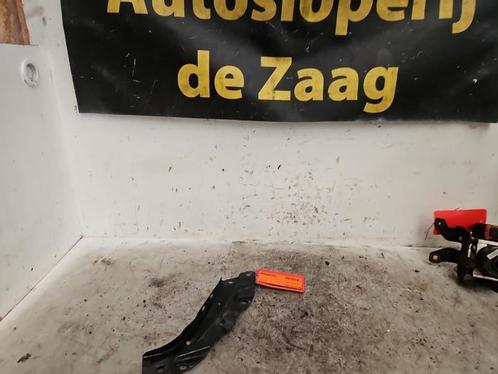 Koplampframe rechts van een Volkswagen Polo, Auto-onderdelen, Carrosserie, Volkswagen, Gebruikt, 3 maanden garantie, Ophalen of Verzenden