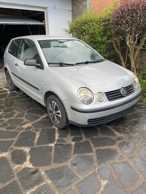 Vend vw polo 12cc, Autos, Volkswagen, Particulier, Polo, Essence, Euro 4, Coupé, 3 portes, Boîte manuelle, Argent ou Gris, Noir