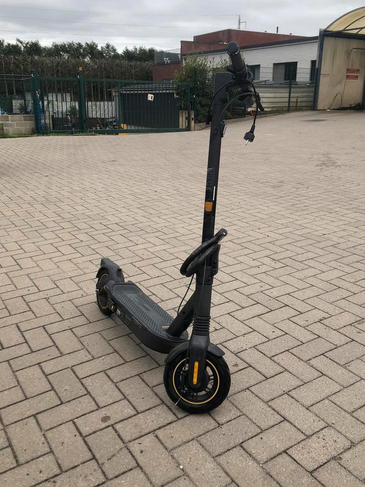 Ninebot G2 Max - Elektrische Step tot 35 km/u, Fietsen en Brommers, Steps, Zo goed als nieuw, Elektrische step (E-scooter), Ophalen