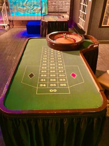 Authentieke prof. gok tafels uit Holland Casino te koop. beschikbaar voor biedingen