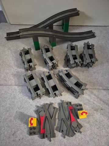 Duplo treinrails en brug beschikbaar voor biedingen