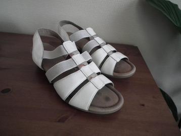 Sandales en cuir blanc, pour femme. Pointure 40 (Gabor)
