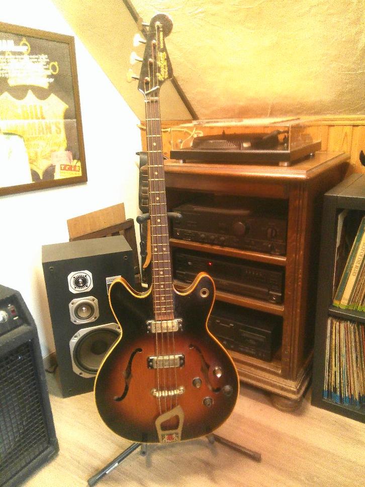 Hagstrom basgitaar Concorde 1 (1965 - '66), Muziek en Instrumenten, Snaarinstrumenten | Gitaren | Bas, Gebruikt, Ophalen