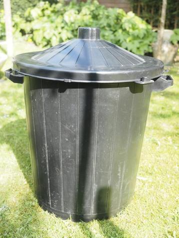 Plastic container en deksel/voederton/vuilbak/afvalbak zwart beschikbaar voor biedingen