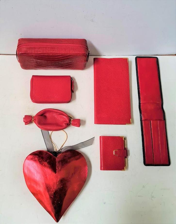 Longchamp, Filofax +4 andere Chanelrode etuis + houten hart, Diversen, Agenda's, Zo goed als nieuw, Ophalen of Verzenden