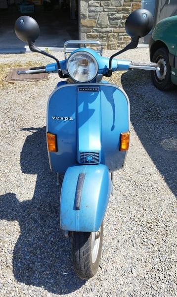 Vespa PX125 disponible aux enchères