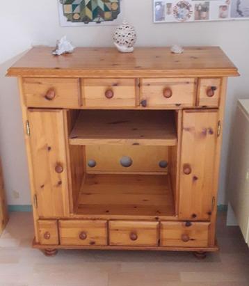 Handgemaakt Houten Kastje degelijke kwaliteit br.87 hg.92cm. beschikbaar voor biedingen