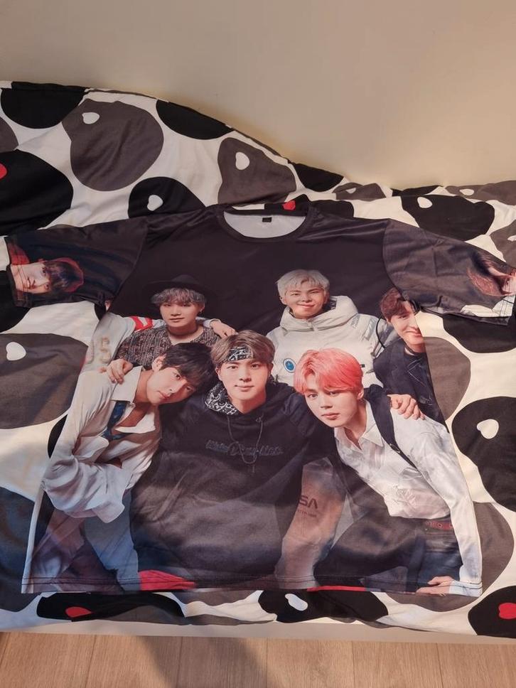 In super perfecte staat 
BTS K-POP t-shirt 
Maat: 3XL valt g, Kleding | Dames, Grote Maten, Nieuw, Ophalen of Verzenden