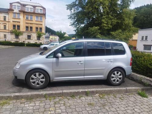 Wolkswagen Touran, Auto's, Skoda, Particulier, Benzine, Handgeschakeld, Ophalen