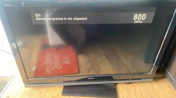 Tv sony groot met afstandbediening beschikbaar voor biedingen