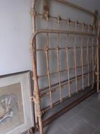 Oud metalen bed met koperen rosasse, Huis en Inrichting, Slaapkamer | Bedden, Ophalen, Début 20ème, Gebruikt, Beige