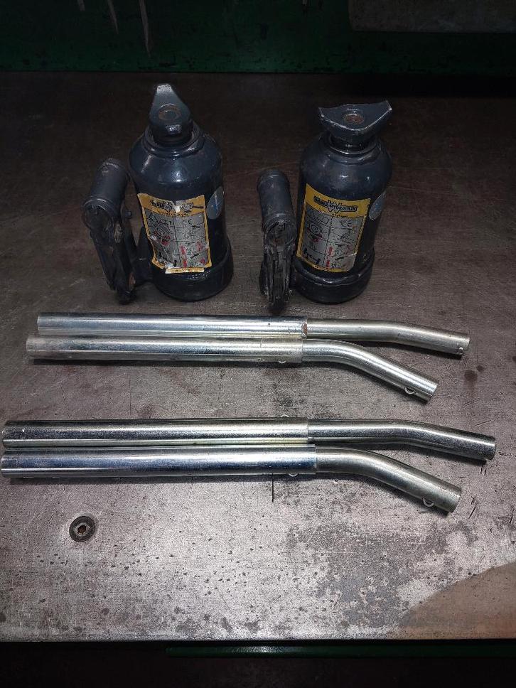 Weber Hydraulik 3 Ton potkrikken  ( 2 stuks ), Auto diversen, Krikken, Zo goed als nieuw, Potkrik, Hydraulisch, Ophalen of Verzenden