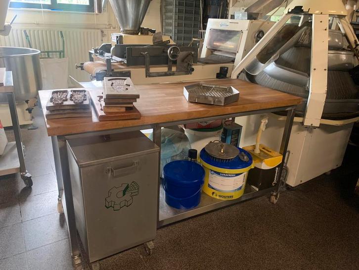 Oude bakkerstafel, Antiek en Kunst, Antiek | Meubels | Tafels, Ophalen
