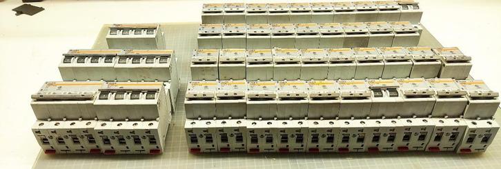 automatische zekeringen, Doe-het-zelf en Bouw, Elektriciteit en Kabels, Gebruikt, Overige typen, Ophalen