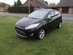 Ford Fiesta 1.4 benz. Automaat (5 d) Airco, Euro 5 Gekeurd, Auto's, Euro 5, Stof, 4 cilinders, Zwart