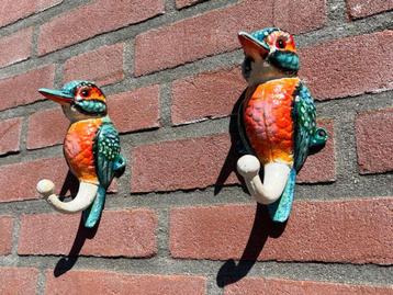 2 gietijzeren ijsvogelbeelden / wandhaken beschikbaar voor biedingen