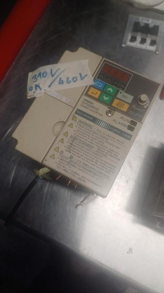 Omron frequentieregelaar 1.5kW, Hobby en Vrije tijd, Elektronica-componenten, Ophalen of Verzenden