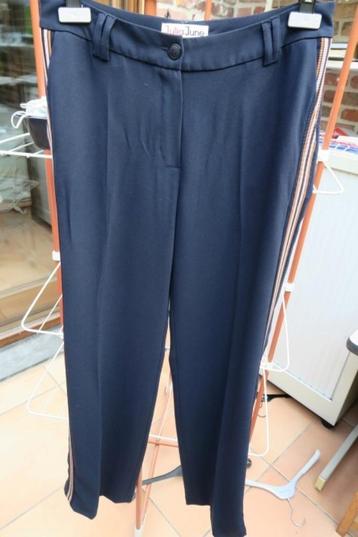 Broek donkerblauw zijstreep Julia June mt 38 beschikbaar voor biedingen