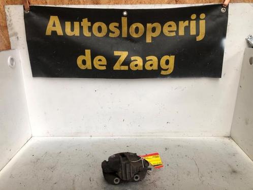Remklauw (Tang) rechts-voor van een Peugeot 1007, Auto-onderdelen, Remmen en Aandrijving, Peugeot, Gebruikt, 3 maanden garantie
