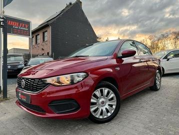 Fiat tipo - 2016 - 48dkm - AUTOMAAT - benzine - navi - pdc, Auto's, Fiat, 4 deurs, Stof, Euro 6, 4 cilinders