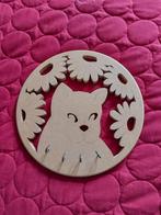 Porte clefs mural en bois non peint. ⁹