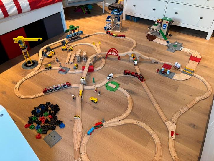 Meerdere sets Brio trein en andere merken houten speelgoed, Kinderen en Baby's, Speelgoed | Houten speelgoed, Zo goed als nieuw
