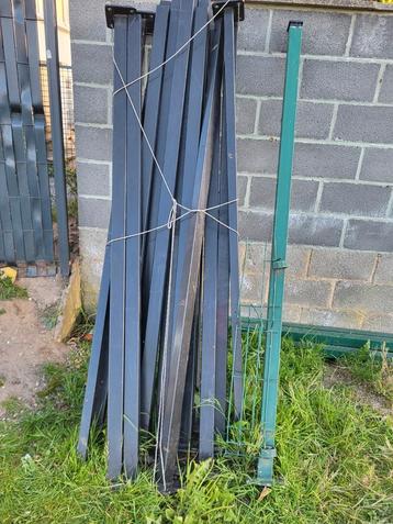 À vendre : 17 poteaux en fer de 2 mètres – modèle à visser  beschikbaar voor biedingen