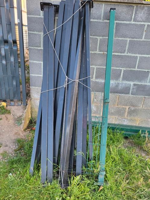 À vendre : 17 poteaux en fer de 2 mètres – modèle à visser, Tuin en Terras, Tuinhekken en Hekwerk, Zo goed als nieuw, IJzer, Ophalen of Verzenden