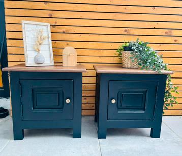 Tables de chevet/bedside tables beschikbaar voor biedingen