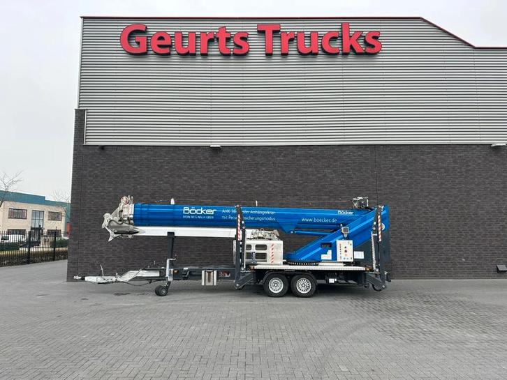 Böcker AHK 36/2400 MONTAGE KRAAN/KRAN/GRUA /CRANE, Articles professionnels, Machines & Construction | Grues & Excavatrices, Grue
