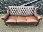 Prachtige Chesterfield zetel bruin hoge rug GRATIS GELEVERD!, Ophalen of Verzenden